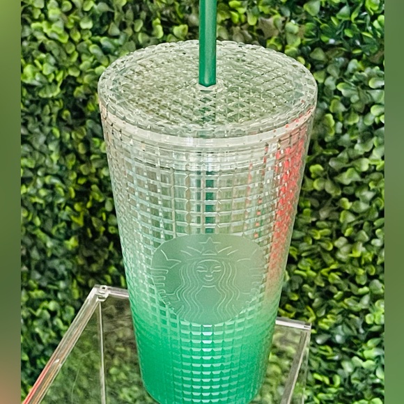 NWT🍀 Starbucks Europe Release 2023 Green Gradient Disco Grid Grande Tumbler - Picture 2 of 5